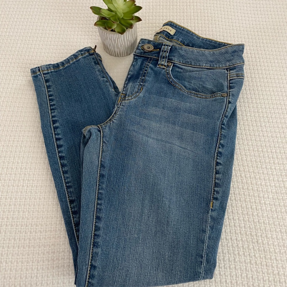 CAbi Zip Ankle Jeans